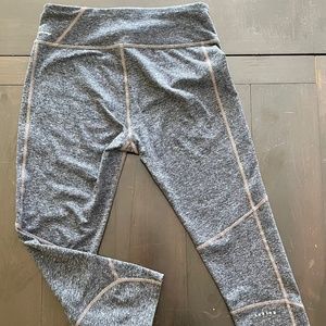 Oakley women’s size small mid calf stretch gray sporting leggings